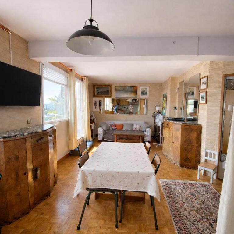 Vue Exceptionnelle & Terrasse - Appartement Vintage chez une Parisienne - Appartement 1 Chambre - 8