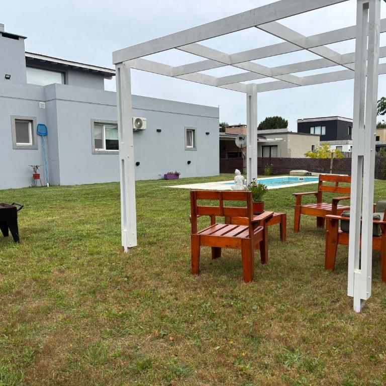 casa alquiler Pinamar, barrio nayades - Three-Bedroom House - 25
