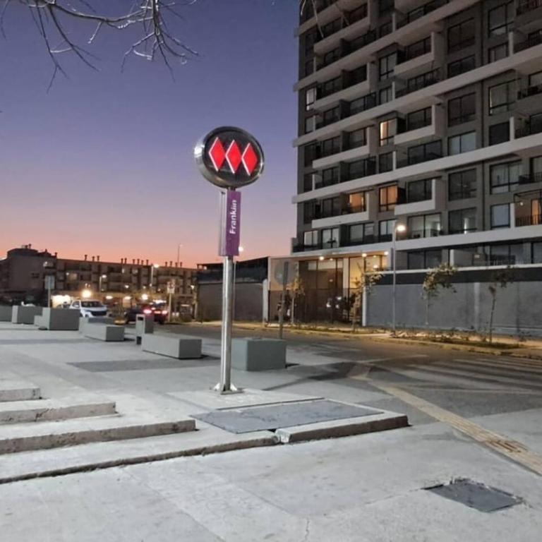 Departamento estudio frente a salida de metro en Santiago - One-Bedroom Apartment - 27