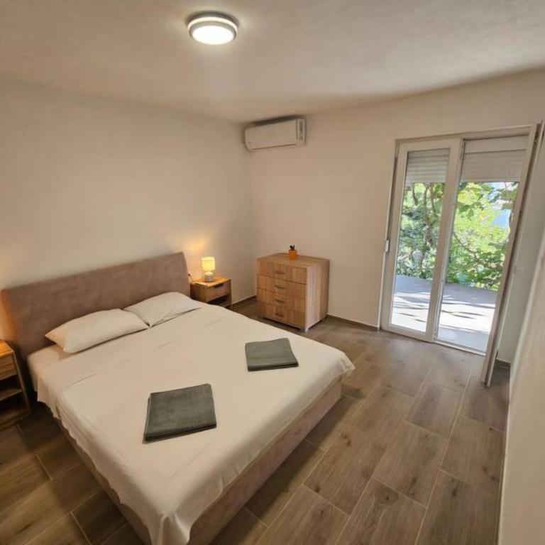 Apartment Under the Palm Tree - One-Bedroom Apartment - 5