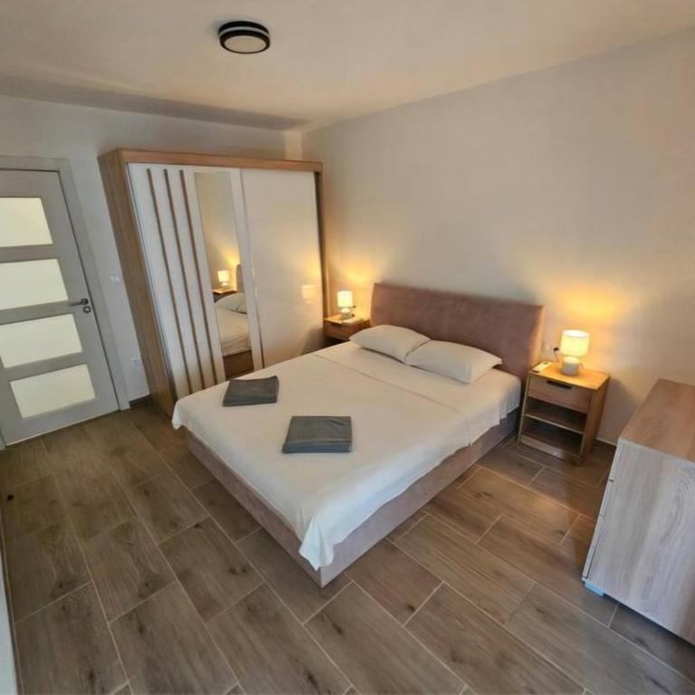 Apartment Under the Palm Tree - One-Bedroom Apartment - 8