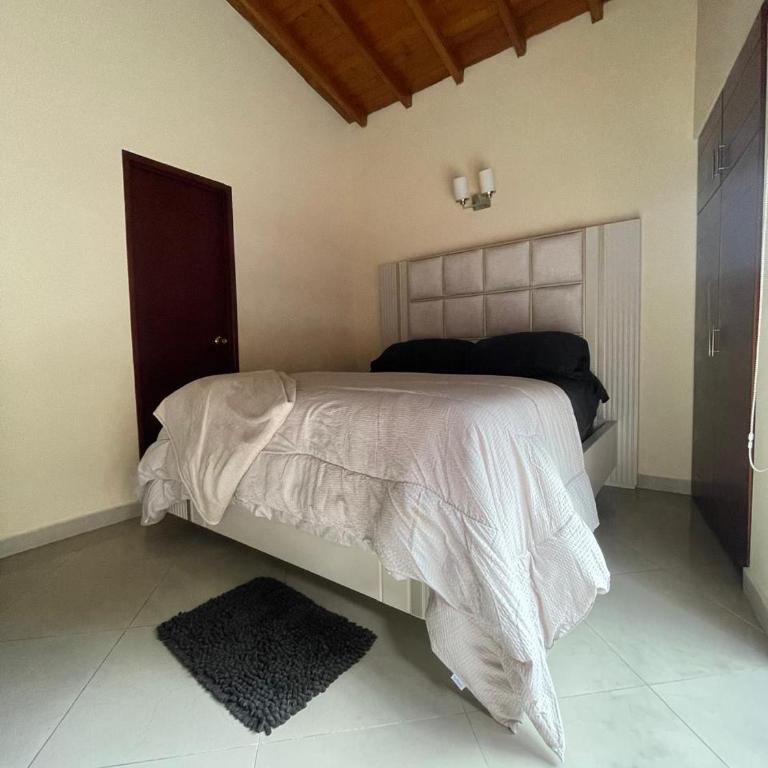 Apartahabitacion Laureles - One-Bedroom Apartment - 1