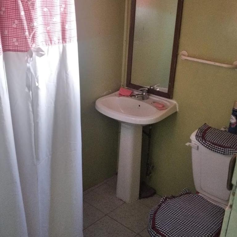 Hospedaje Las Camelias - Double Room with Private Bathroom - 2