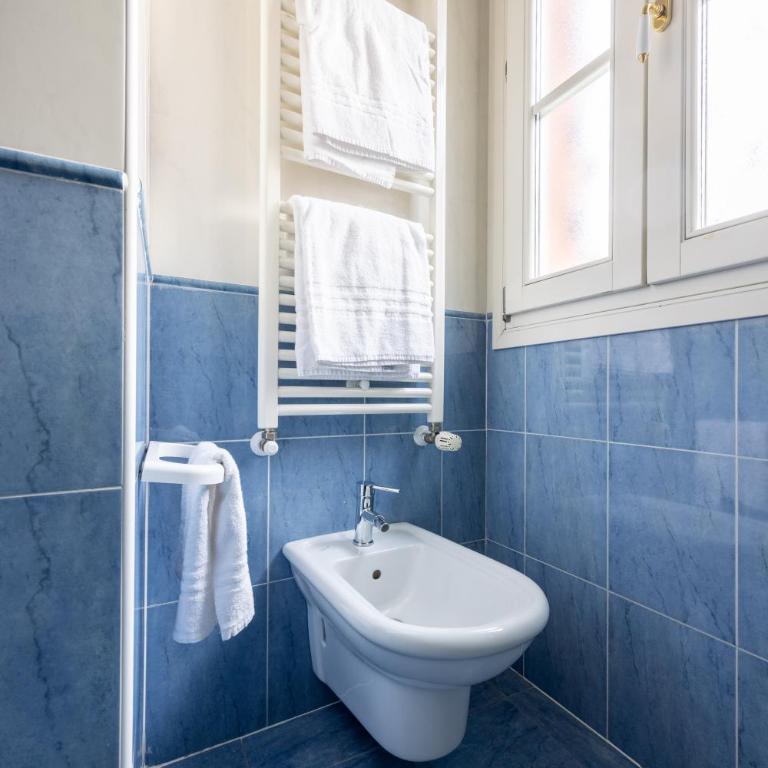 Saragozza flat & secret garden - One-Bedroom Deluxe Apartment - 11