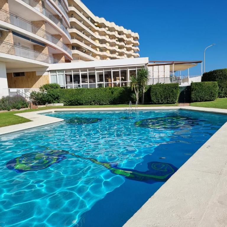 Encantador apartamento a 100m de la playa con terraza y piscina - HISP-236-203 - Apartment - 1