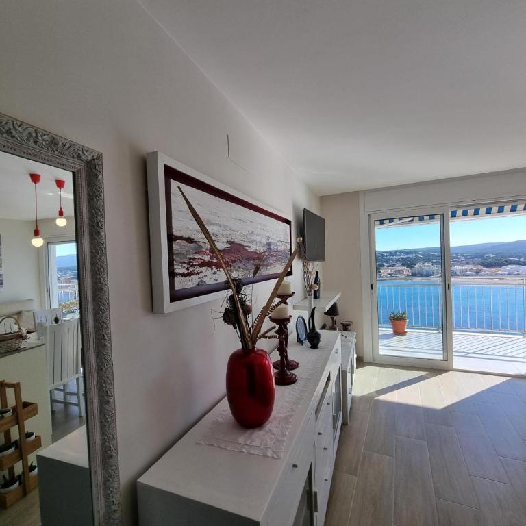 Encantador apartamento a 100m de la playa con terraza y piscina - HISP-236-203 - Apartment - 7
