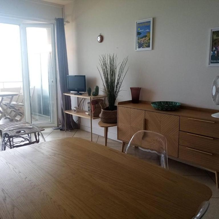 Appartement 2P en bord de mer avec parking, 4 couchages - Le Lavandou - FR-1-251-909 - Apartment - 3