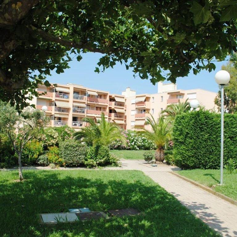 Appartement familial avec terrasse près de la plage - FR-1-251-918 - Apartment - 5