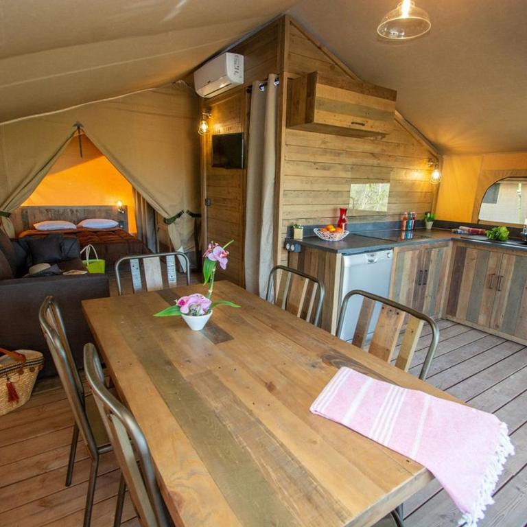 Lodge sur pilotis - Terrasse - 7 personnes - Cuisine équipée - API-1-52-1512 - Maison de Vacances - 3