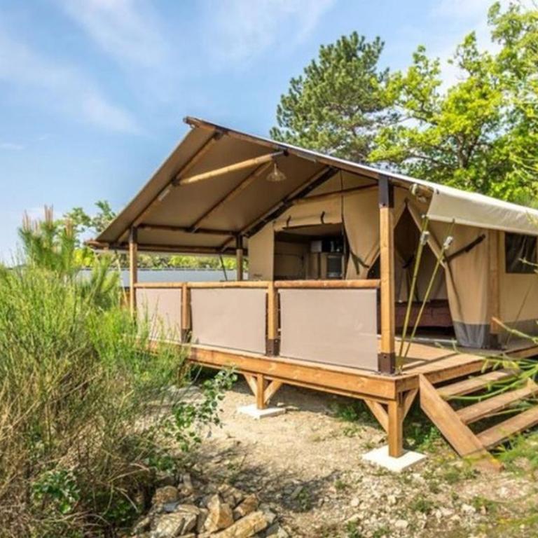 Lodge sur pilotis avec terrasse pour 5 personnes - API-1-52-1504 - Maison de Vacances - 1