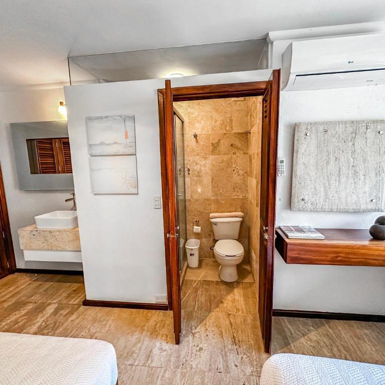 Beachfront Oasis with a View - Apartamento - 29