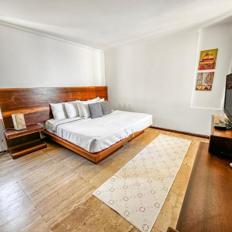Beachfront Oasis with a View - Apartamento - 31