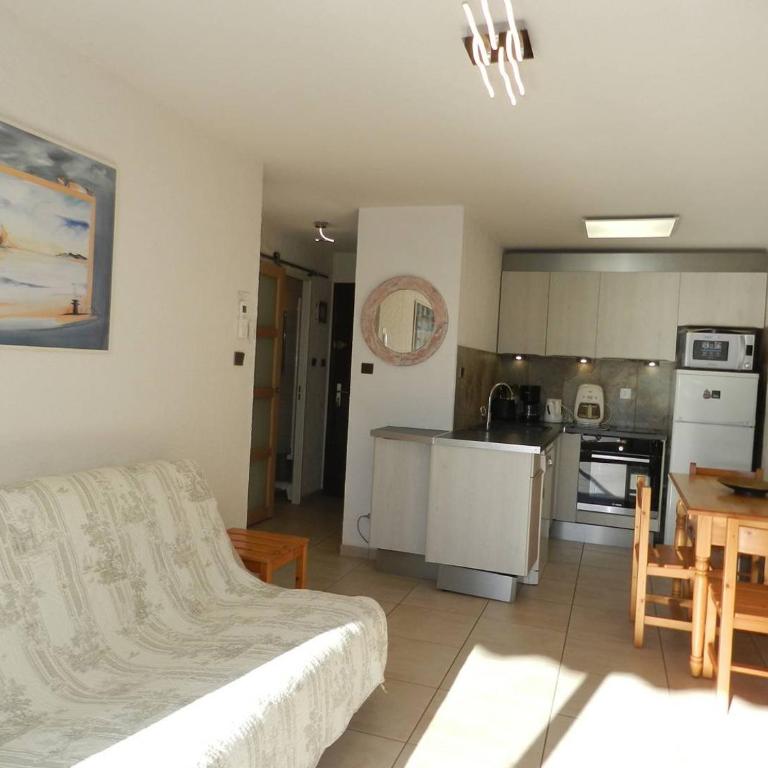 BO060-A04 Appartement 2 pièces VUE MER BORMES LES MIMOSAS - Apartment with Sea View - 3