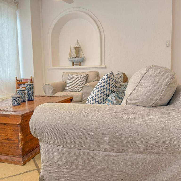 Oceanfront Bliss: Beachside Condo Retreat - Apartamento - 15