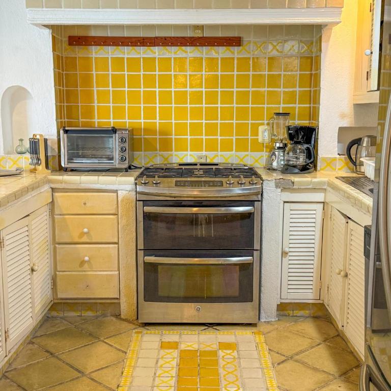 Oceanfront Bliss: Beachside Condo Retreat - Apartamento - 26