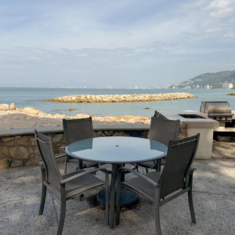 Oceanfront Bliss: Beachside Condo Retreat - Apartamento - 18