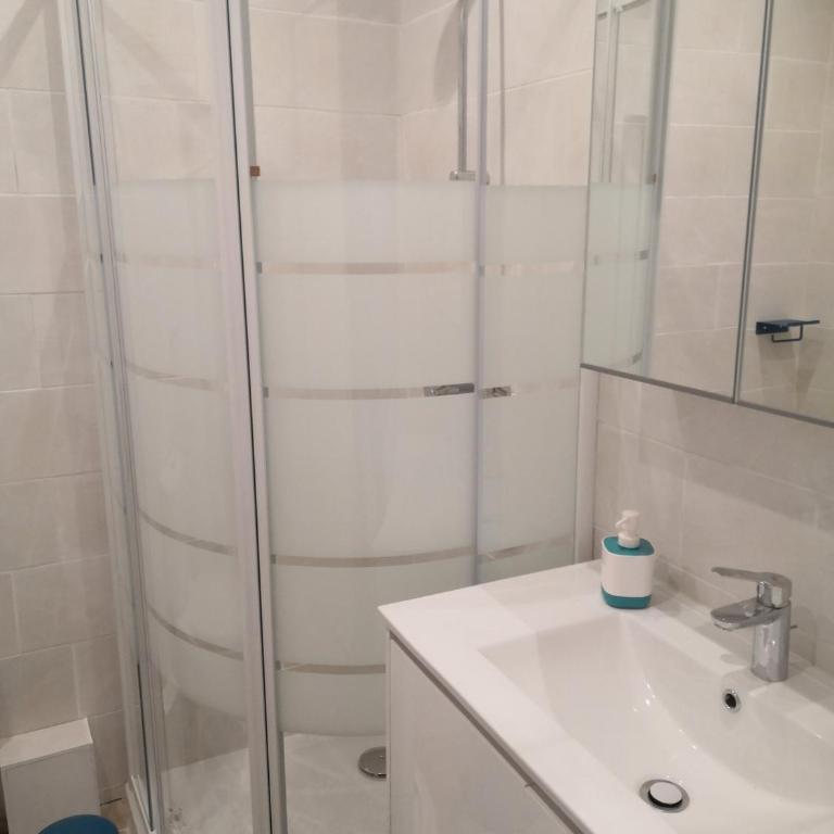 Deux pièces climatisé calme dans le Vieil Antibes - Appartement 1 Chambre - 15