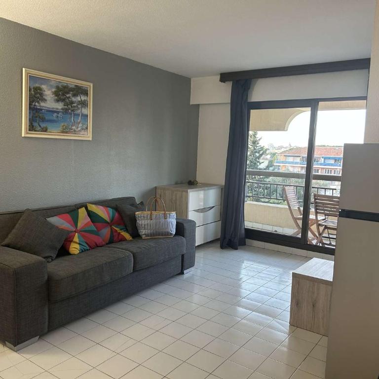 FS020-1305 Appt Studio cabine 4 personnes FREJUS - Apartment mit 1 Schlafzimmer - 2