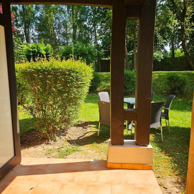 Appartement avec jardin & piscine à Deauville - One-Bedroom Apartment - 10