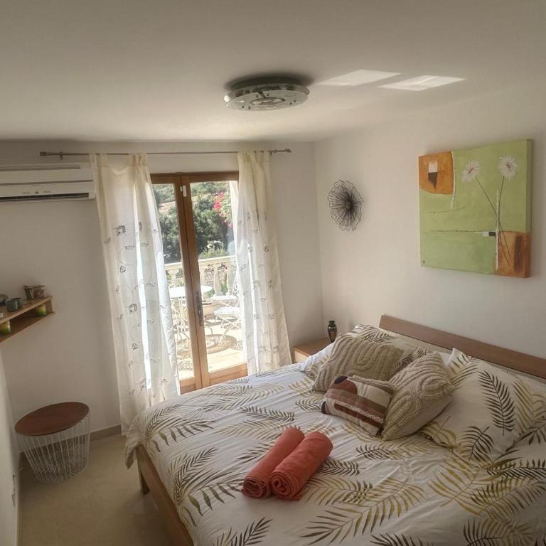 Villa soleil - Vue mer et montagne - Piscine privée, tennis, accès plage à pied - Villa - 24