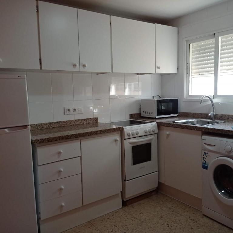 Apartamentos Bonaire 1ª Linea Wifi Solo Familias Serviplaya - Apartamento con terraza - 36