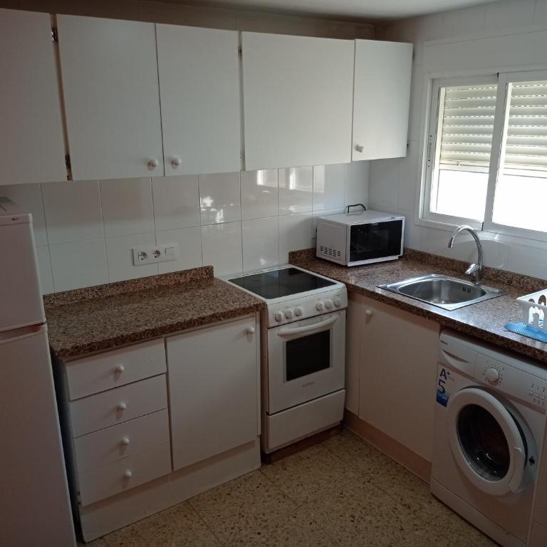 Apartamentos Bonaire 1ª Linea Wifi Solo Familias Serviplaya - Apartamento con terraza - 38