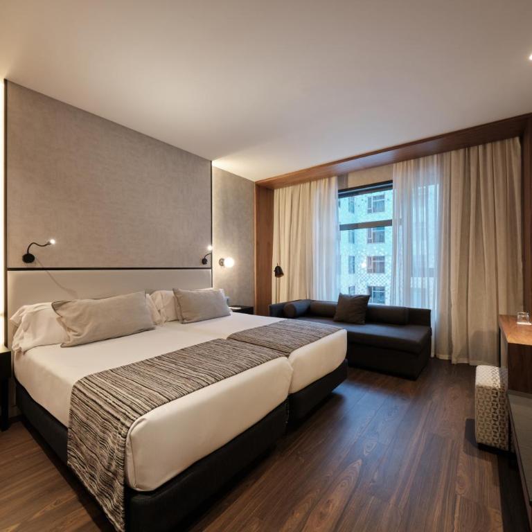 Catalonia Barcelona Plaza - Habitación Triple (3 adultos) - 2