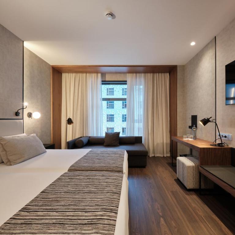 Catalonia Barcelona Plaza - Habitación Triple (3 adultos) - 4