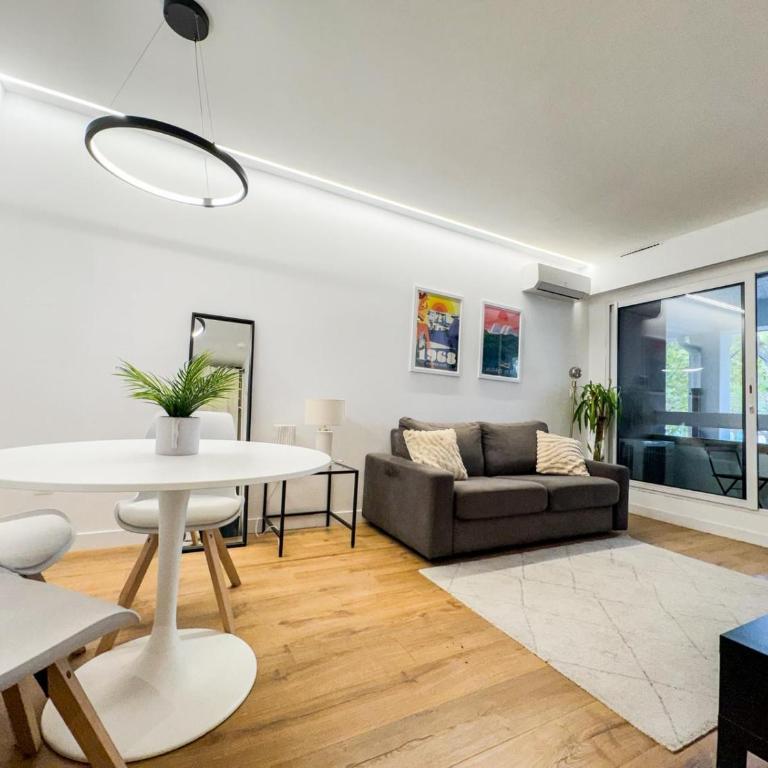 Studio clim & terrasse - free parking - 100m de la mer - Studio - 4
