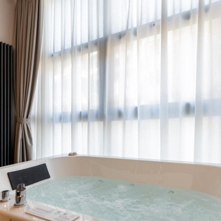 Boutique Casa Giulietta Luxury - Suite King con Vasca Idromassaggio - 10