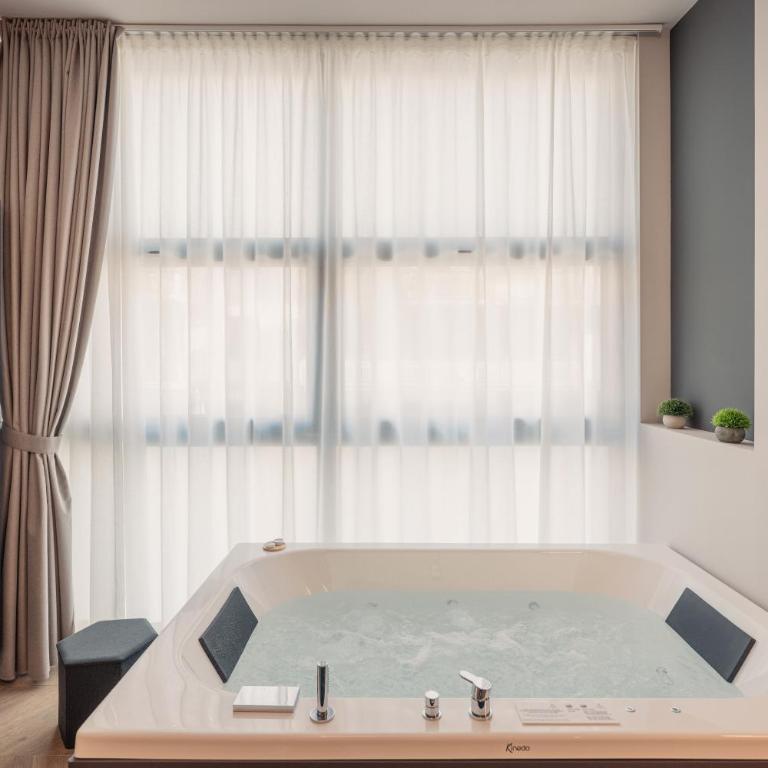 Boutique Casa Giulietta Luxury - Suite King con Vasca Idromassaggio - 1