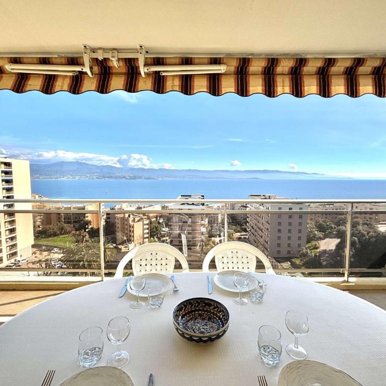 Appartement L'Aiglon 1 centre-ville Ajaccio - Appartement - Vue sur Mer - 1