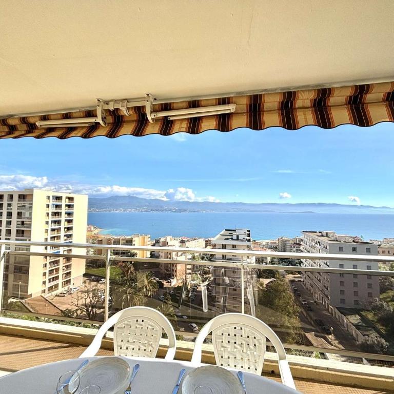 Appartement L'Aiglon 1 centre-ville Ajaccio - Appartement - Vue sur Mer - 2