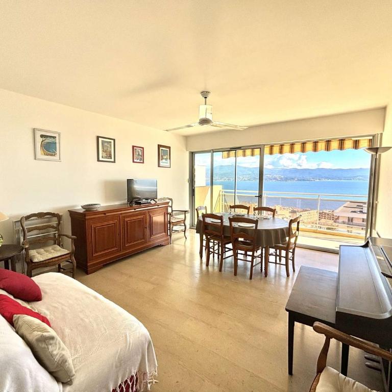 Appartement L'Aiglon 1 centre-ville Ajaccio - Appartement - Vue sur Mer - 4