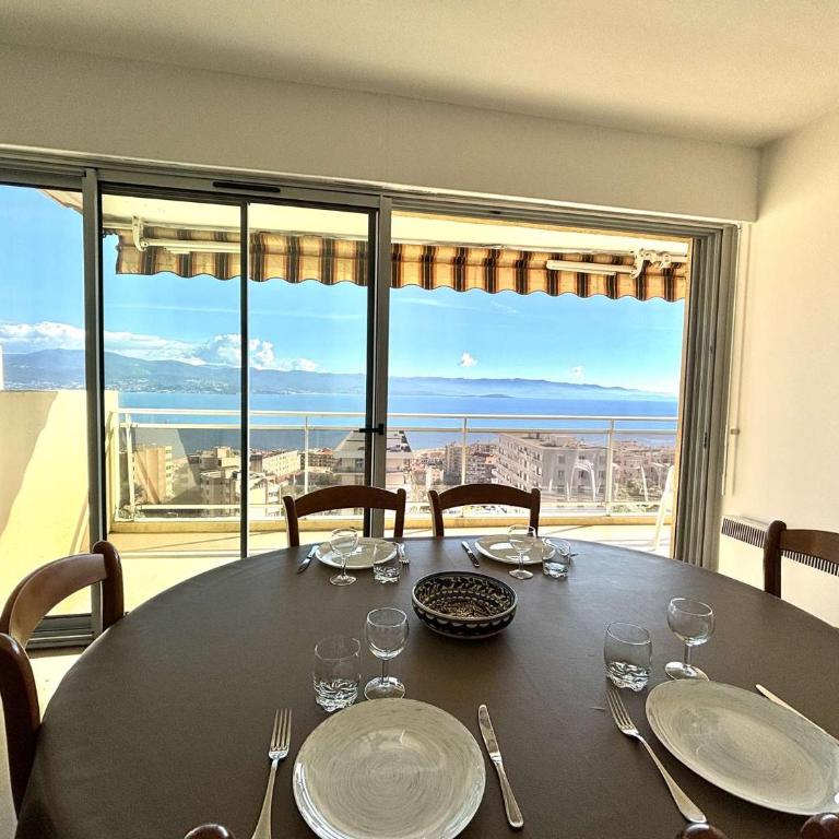 Appartement L'Aiglon 1 centre-ville Ajaccio - Appartement - Vue sur Mer - 6