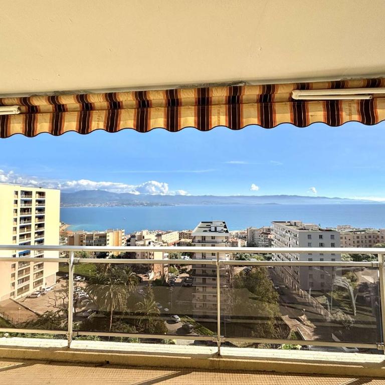 Appartement L'Aiglon 1 centre-ville Ajaccio - Appartement - Vue sur Mer - 25