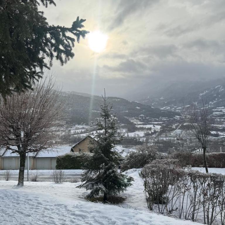 Embrun - Appartement 4/6 personnes avec extérieurs - Appartement 2 Chambres - 34