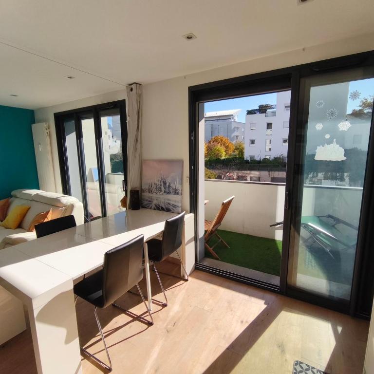 LE PLEIN SUD - ZEN - CENTRE VILLE - GARE - parking - Wifi - Appartamento con 2 Camere da Letto - 4