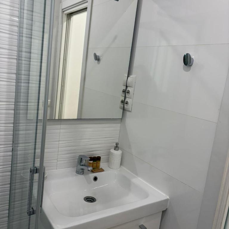 Exyca Malasaña - One-Bedroom Apartment - 10