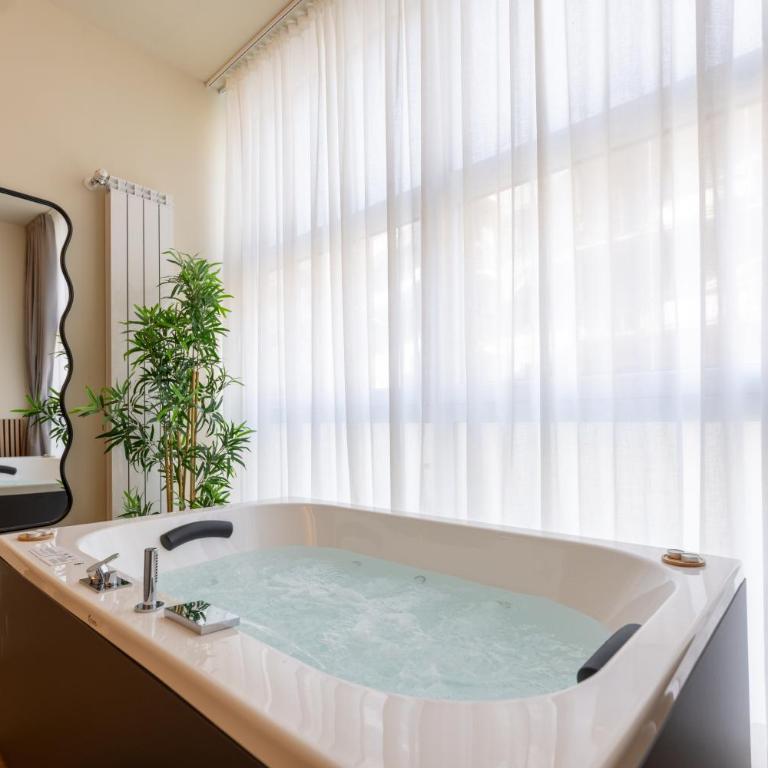 Boutique Casa Giulietta - Suite con Vasca Idromassaggio - 1