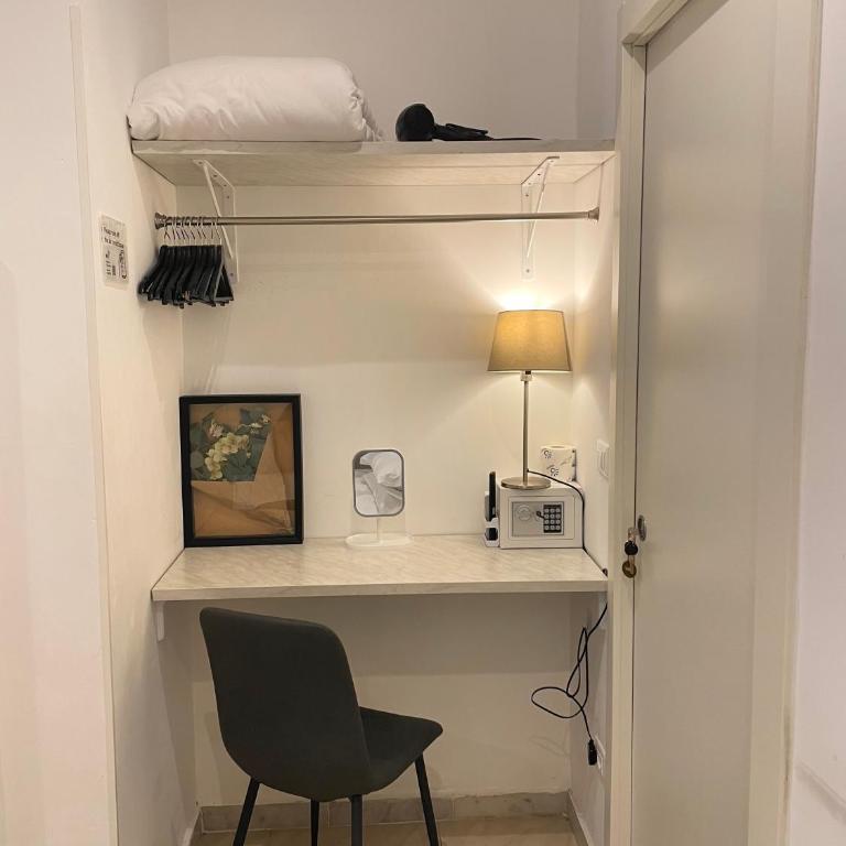 The Room 15 - Camera Singola con Bagno Privato - 2
