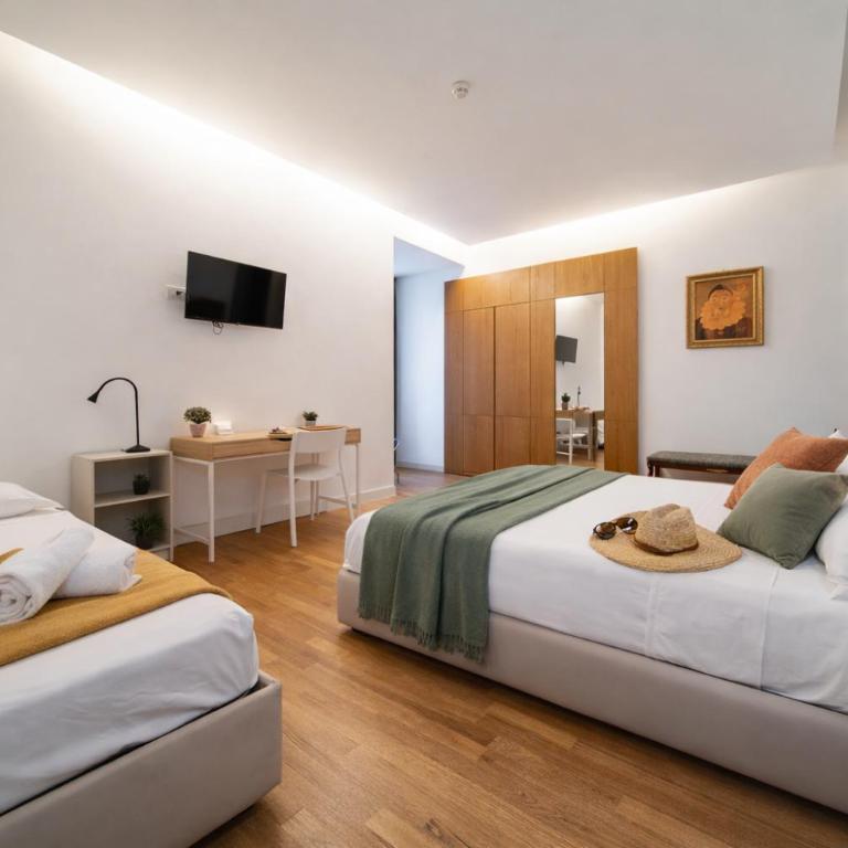 Nerello Suites and Rooms - Triple Room with Balcony - 2