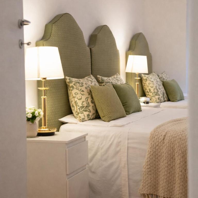 Nerello Suites and Rooms - King Room with Spa Bath - 5