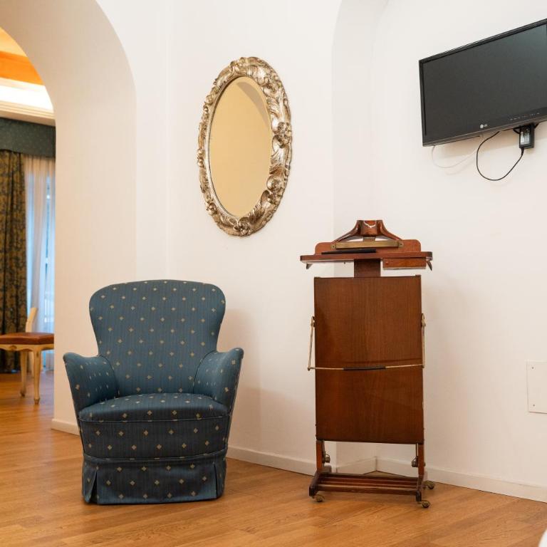 Nerello Suites and Rooms - Queen Suite with Spa Bath - 13