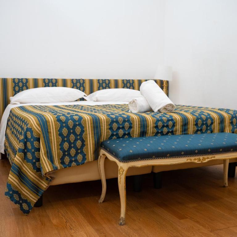 Nerello Suites and Rooms - Queen Suite with Spa Bath - 14