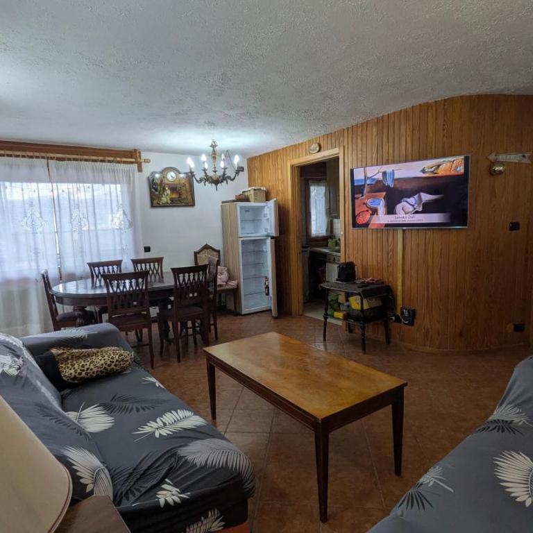 YNH Four-room apartment with parking space - Appartamento con 3 Camere da Letto - 2