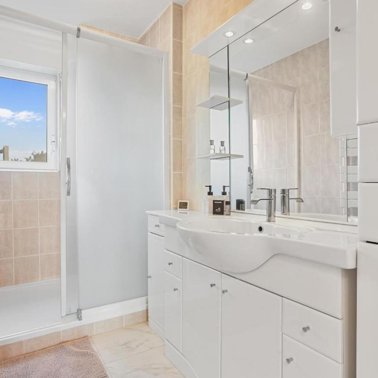 4 étoiles - vue mer - 2 chambres - parking - piscine - Appartement 2 Chambres - 24