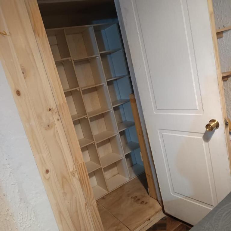 Mona's House - One-Bedroom Apartment - 9