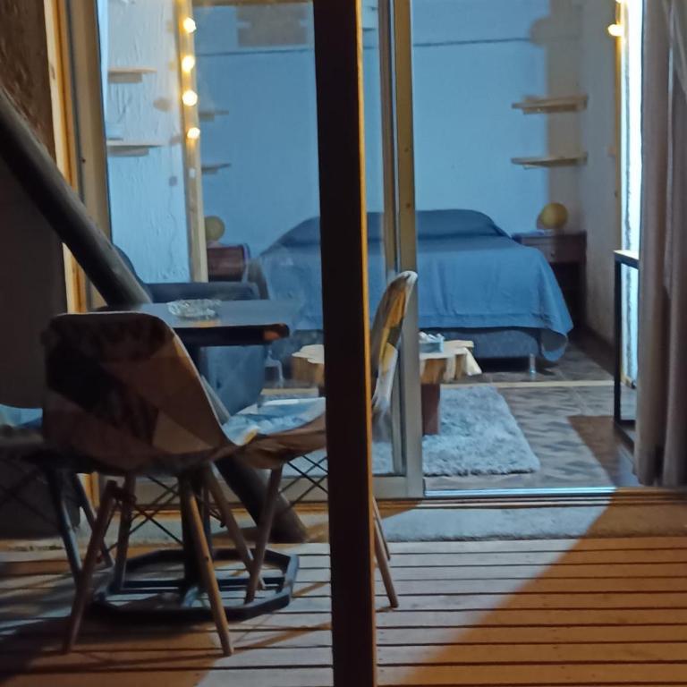 Mona's House - One-Bedroom Apartment - 17