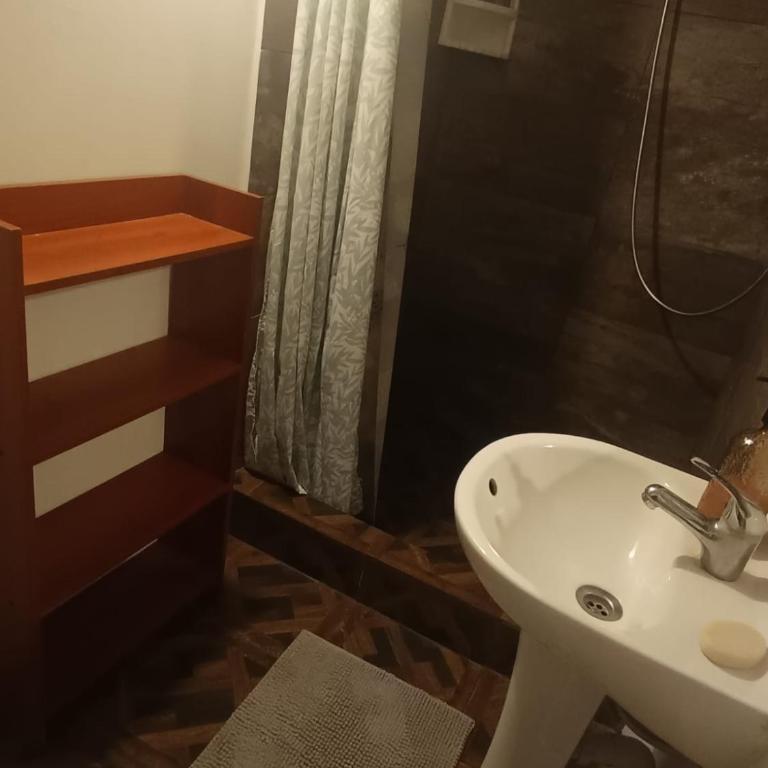 Mona's House - One-Bedroom Apartment - 18